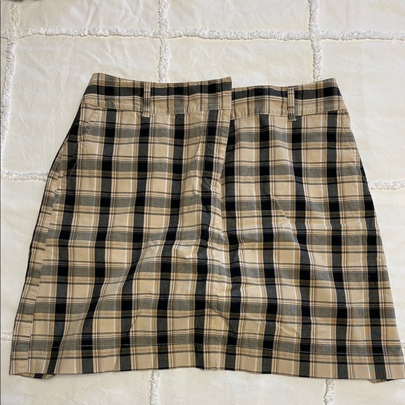 Izod Golf Skort - Picture 1 of 1